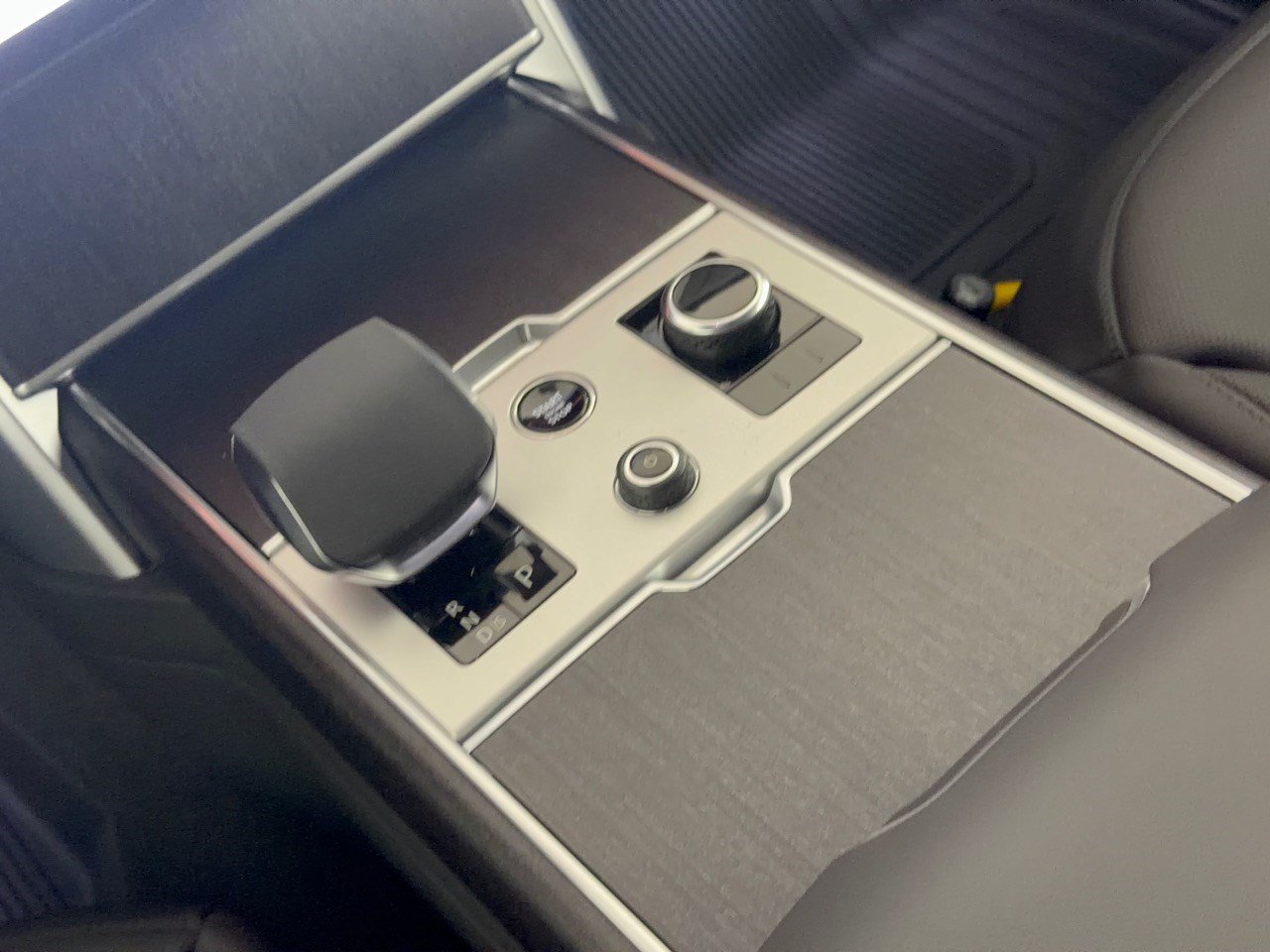New 2027 Land Rover Range Rover SE AWD/4WD image 21