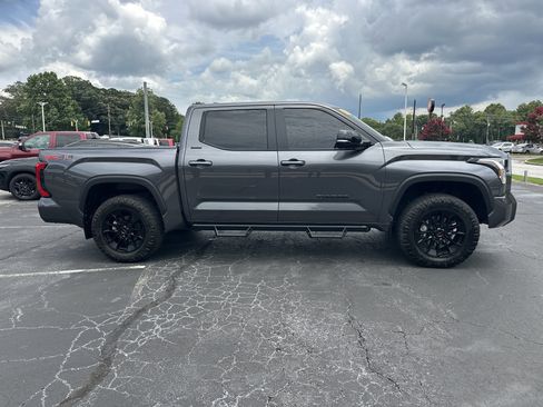 Used 2025 Toyota Tundra Limited w/ TRD Off-Road Package AWD/4WD image 9