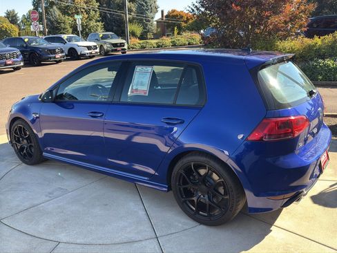 Used 2015 Volkswagen Golf R 4-Door image 32