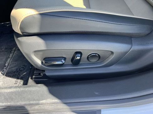 Used 2020 Lexus ES 350 w/ Premium Package image 12