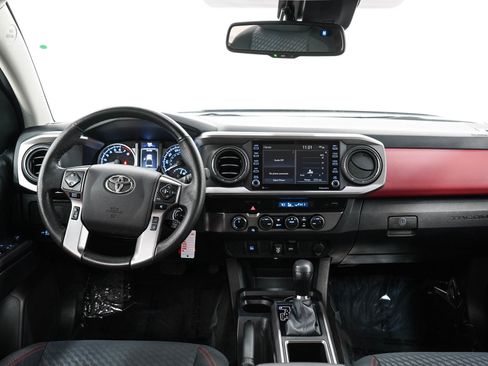 Used 2022 Toyota Tacoma SR5 AWD/4WD image 16