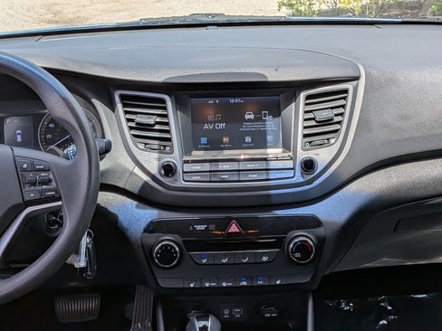 Used 2018 Hyundai Tucson SEL FWD image 18