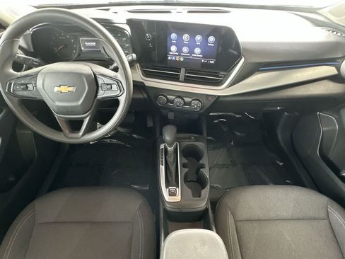 Used 2025 Chevrolet Trax LS FWD image 24