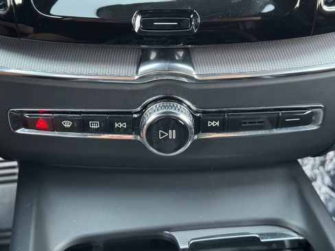 Used 2019 Volvo XC60 T5 R-Design w/ Protection Package image 28