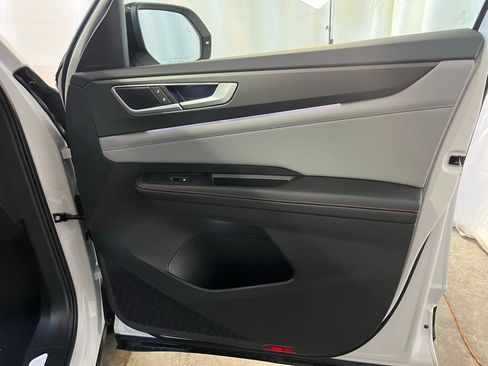 New 2026 Volkswagen Atlas Peak Edition AWD/4WD image 11