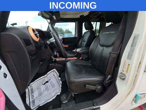 Used 2015 Jeep Wrangler Unlimited Rubicon w/ Connectivity Group AWD/4WD image 7