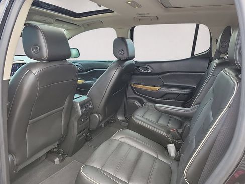 Used 2018 GMC Acadia Denali w/ Technology Package FWD image 9