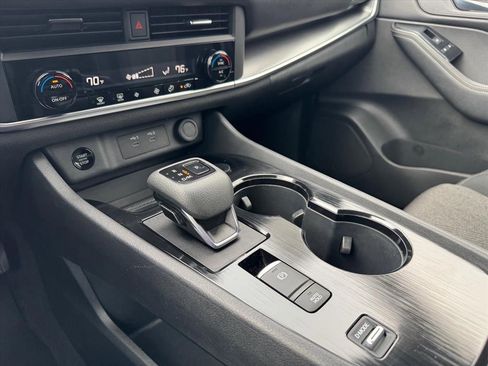 Used 2024 Nissan Rogue SV image 21