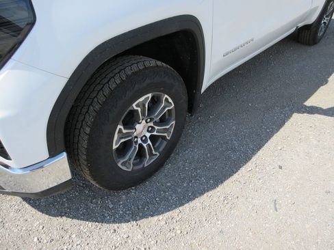 New 2026 GMC Sierra 1500 SLE w/ Max Trailering Package AWD/4WD image 14