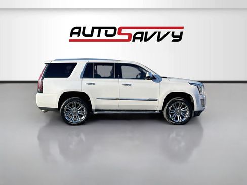Used 2019 Cadillac Escalade Luxury w/ LPO, Radiant Package RWD image 8
