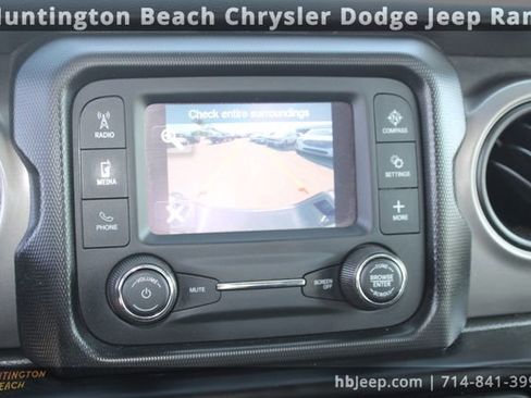 Used 2021 Jeep Gladiator Willys image 27