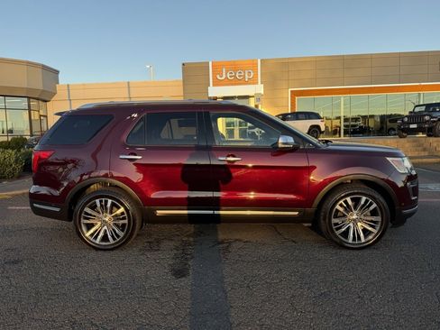 Used 2019 Ford Explorer Platinum image 9