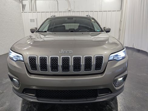 Used 2019 Jeep Cherokee Latitude Plus w/ Cold Weather Group image 3