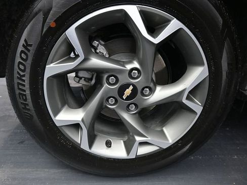 Used 2025 Chevrolet Trax LT w/ LT Convenience Package image 26