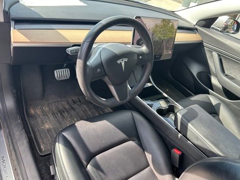 Used 2020 Tesla Model 3 Standard Range Plus image 8