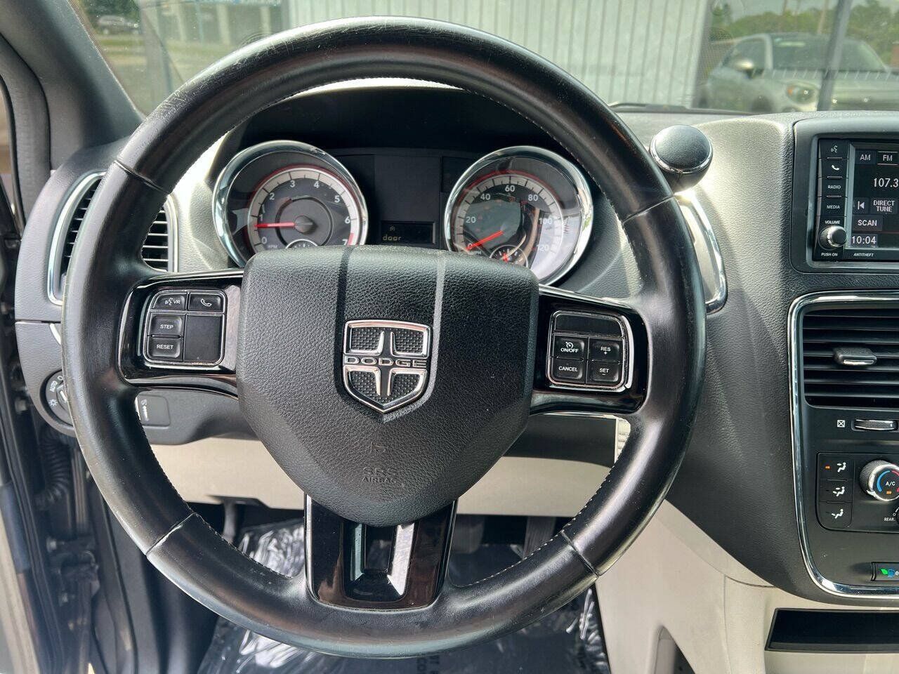 Used 2019 Dodge Grand Caravan SXT FWD image 16