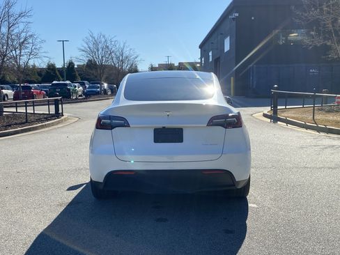 Used 2023 Tesla Model Y Long Range image 16