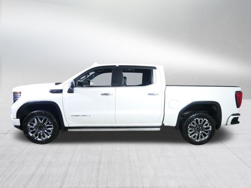 Used 2023 GMC Sierra 1500 Denali Ultimate AWD/4WD image 4
