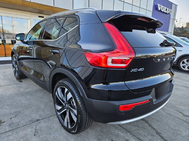 Certified 2024 Volvo XC40 B5 Plus w/ Protection Package Premier AWD/4WD image 7