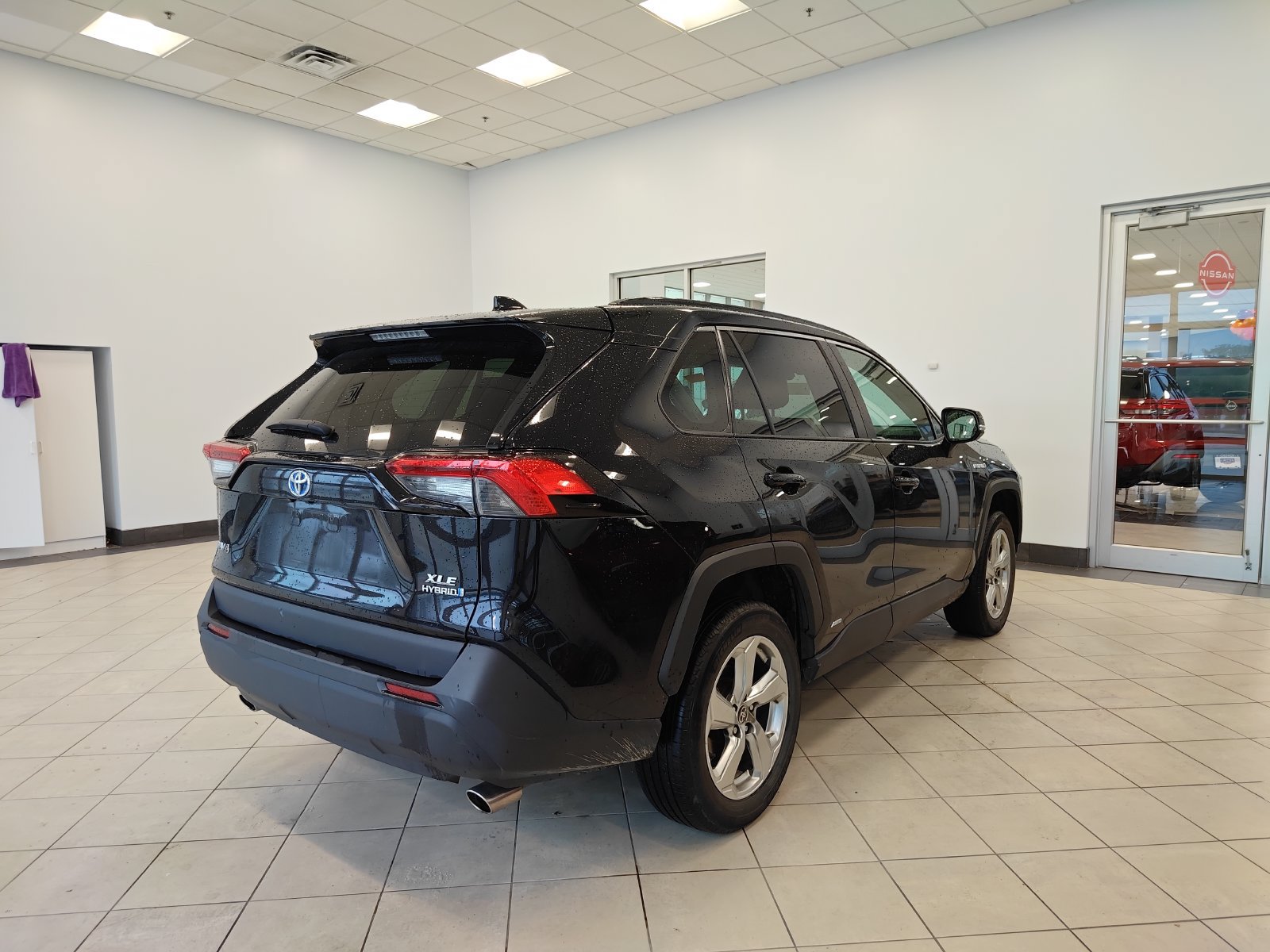 Used 2021 Toyota RAV4 XLE Premium AWD/4WD image 3