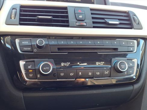 Used 2017 BMW 320i xDrive Sedan image 15