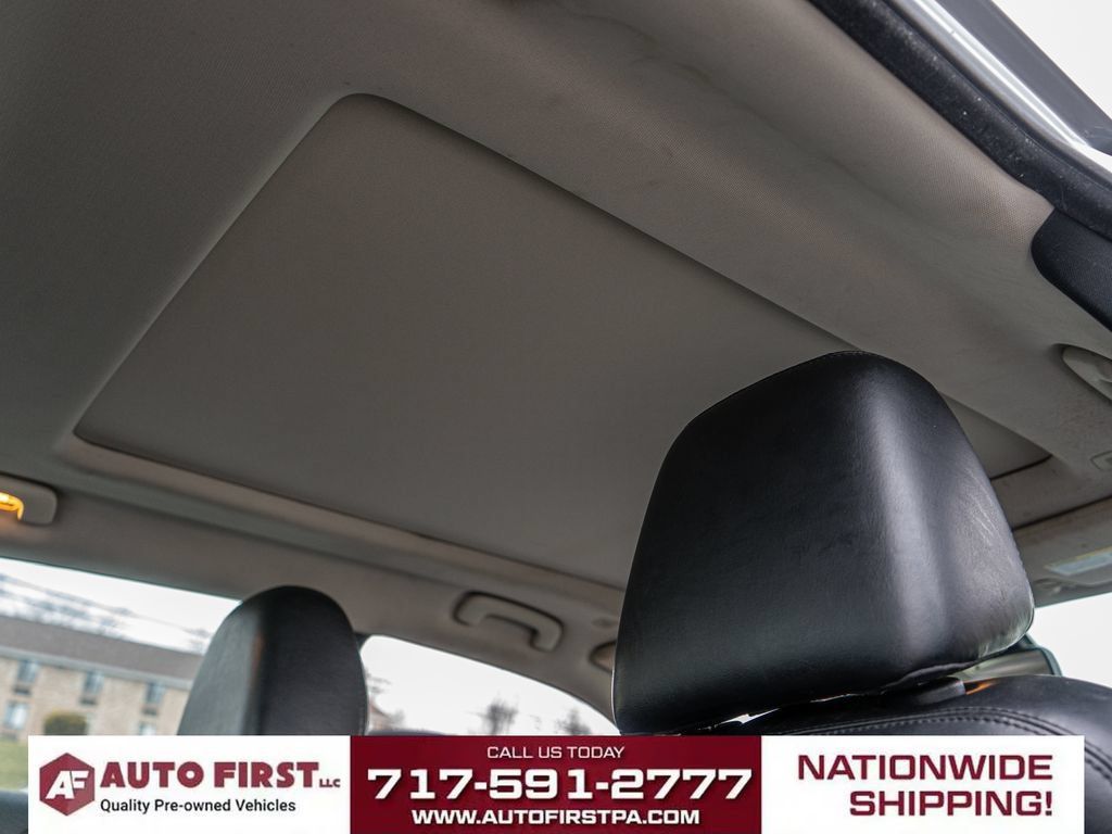 Used 2020 Chrysler 300 Limited AWD/4WD image 21