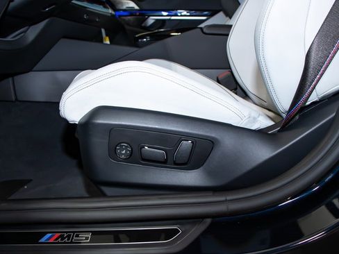 New 2026 BMW M5 w/ Executive Package image 15