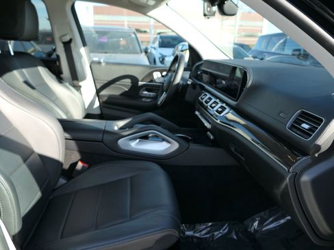 Used 2023 Mercedes-Benz GLS 450 4MATIC image 29