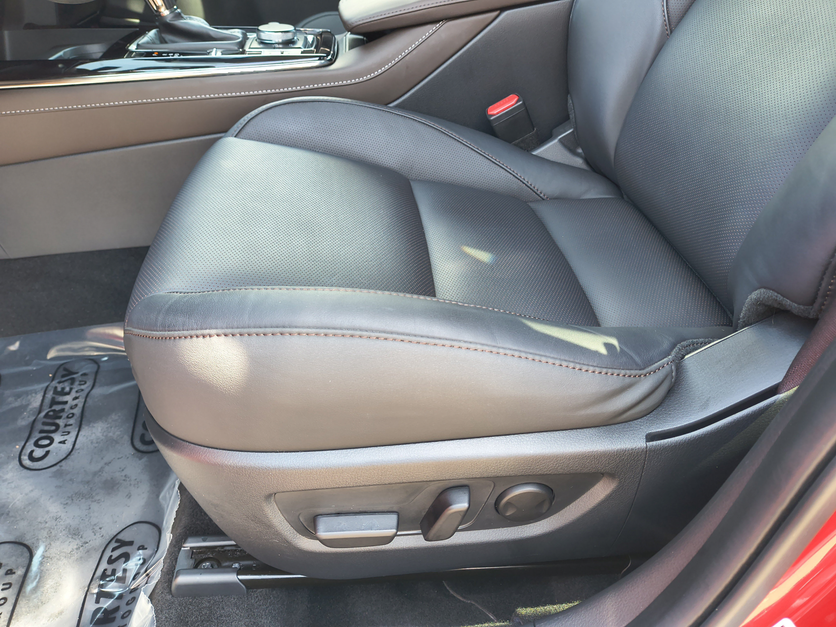 Used 2023 MAZDA CX-30 AWD 2.5 S w/ Premium Package image 19