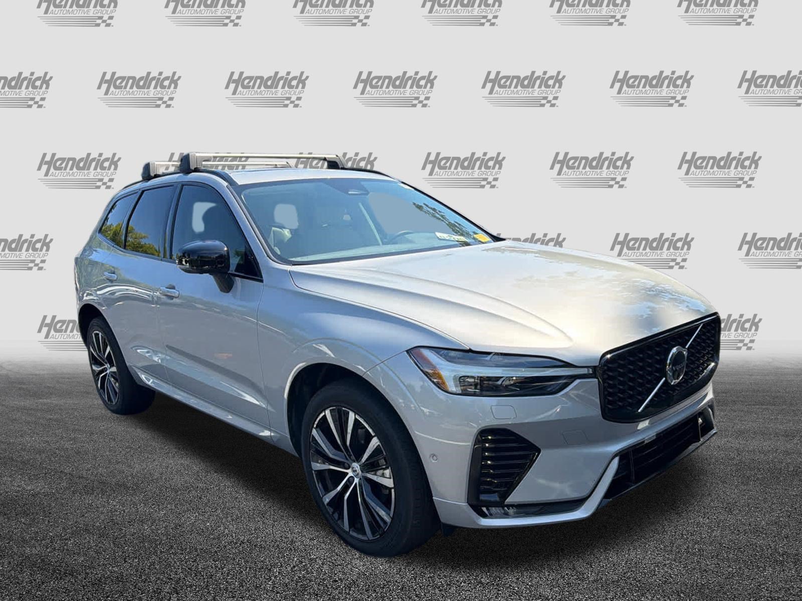 Used 2024 Volvo XC60 B5 Plus w/ Protection Package Premier AWD/4WD image 2