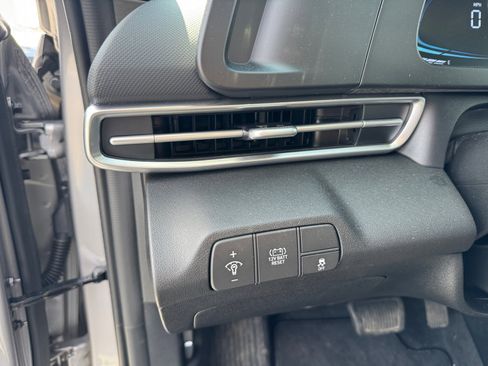 New 2025 Hyundai Elantra Hybrid FWD image 30