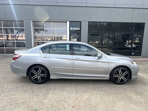Used 2017 Honda Accord Touring image 24