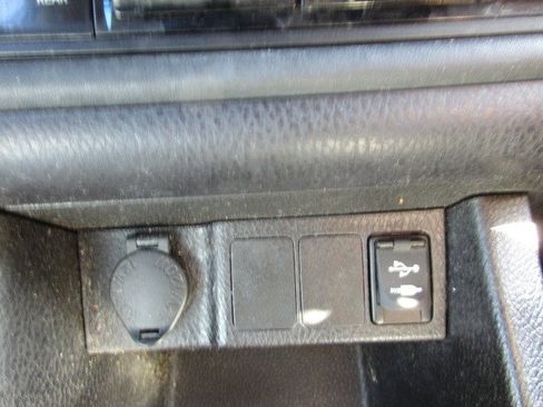 Used 2019 Toyota Corolla LE image 21