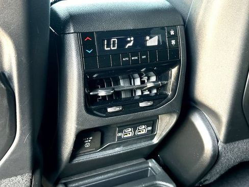 Used 2025 Jeep Grand Cherokee L Altitude RWD image 23