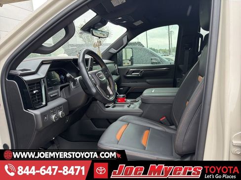 Used 2026 GMC Sierra 2500 AT4 w/ Technology Package image 2