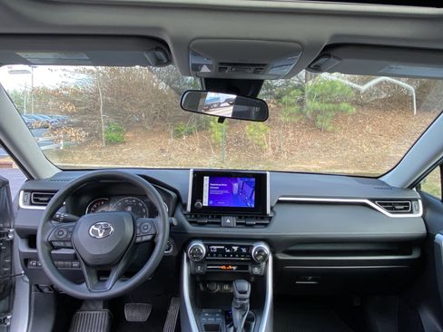 Certified 2023 Toyota RAV4 XLE w/ Convenience Package image 15