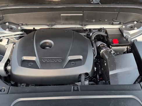 Used 2018 Volvo XC90 T5 Momentum w/ Convenience Package image 32