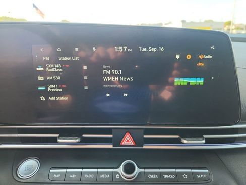 Certified 2023 Hyundai Elantra Limited image 19