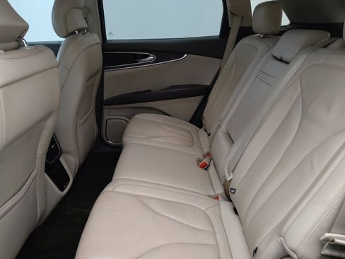 Used 2018 Lincoln MKX Reserve w/ Lincoln MKX Climate Package image 18