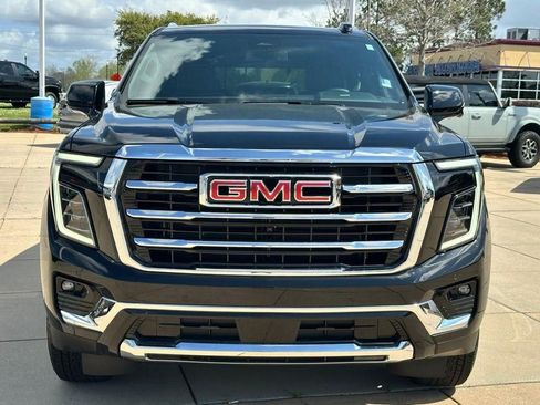 Used 2025 GMC Yukon Elevation image 2