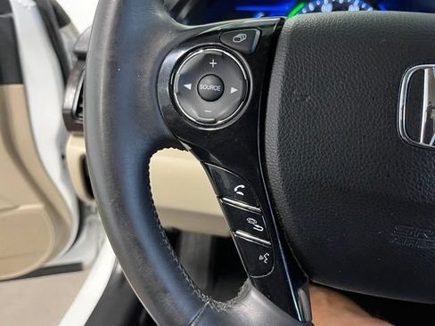 Used 2015 Honda Accord EX-L image 25