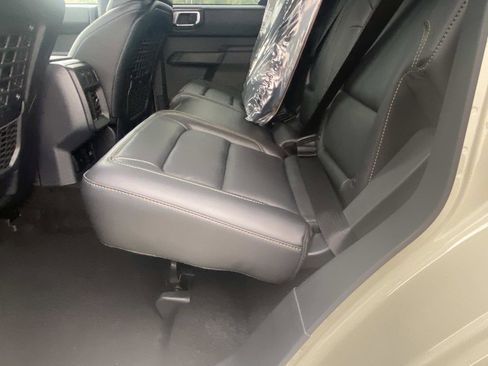 New 2025 Ford Bronco Badlands image 11