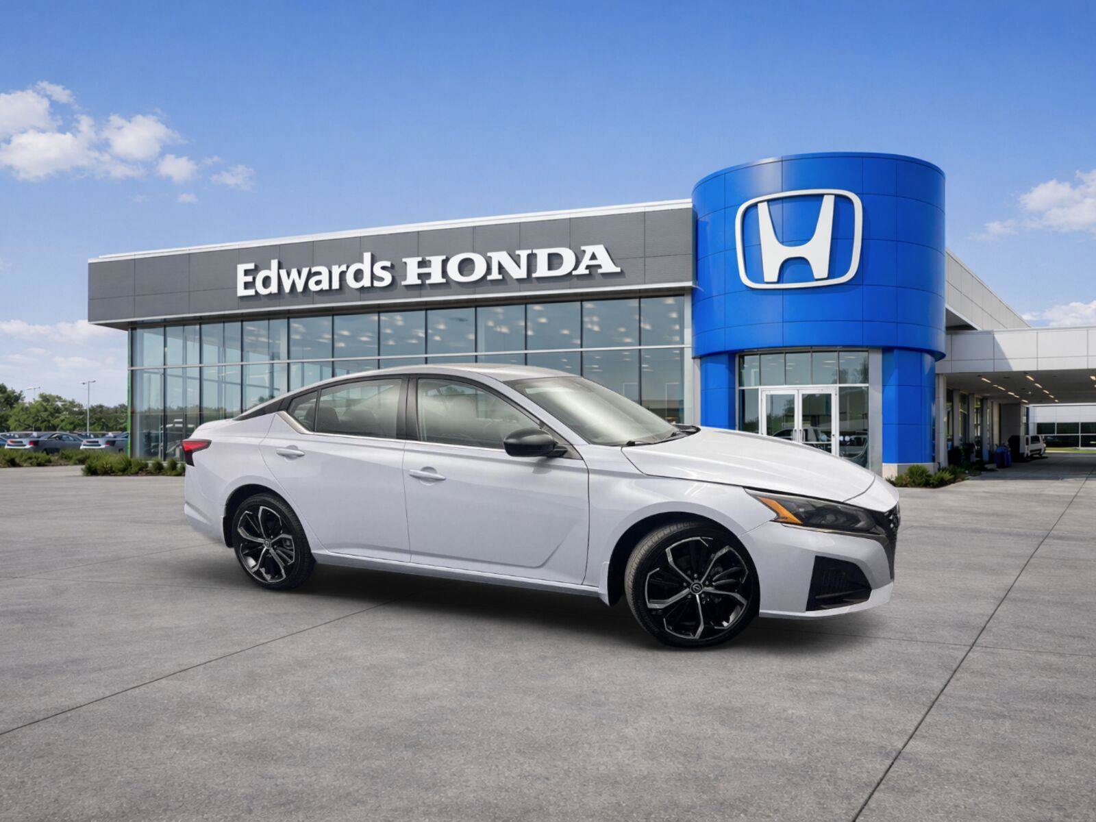 Used 2025 Nissan Altima 2.5 SR w/ SR Premium Package AWD/4WD image 1