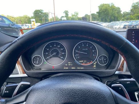 Used 2018 BMW 330i xDrive Sedan w/ Convenience Package AWD/4WD image 11