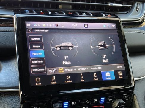 Used 2023 Jeep Grand Cherokee 4WD 4xe w/ Luxury Tech Group II image 30