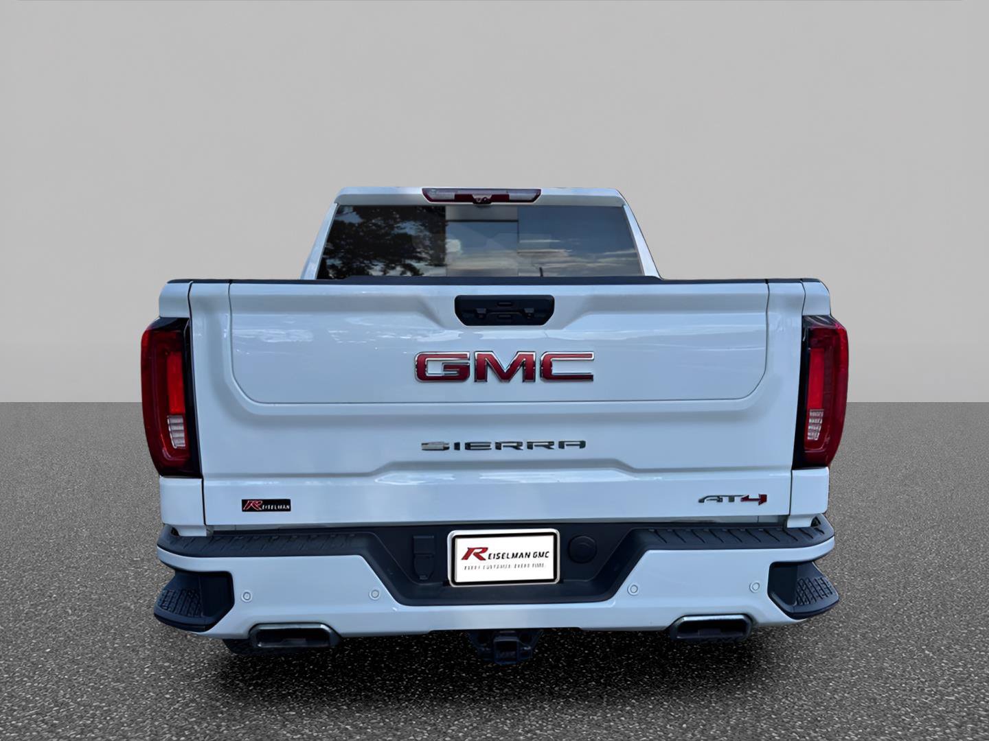 Certified 2022 GMC Sierra 1500 AT4 w/ AT4 Premium Package AWD/4WD image 4