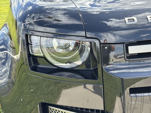 Used 2023 Land Rover Defender 110 X-Dynamic SE AWD/4WD image 10