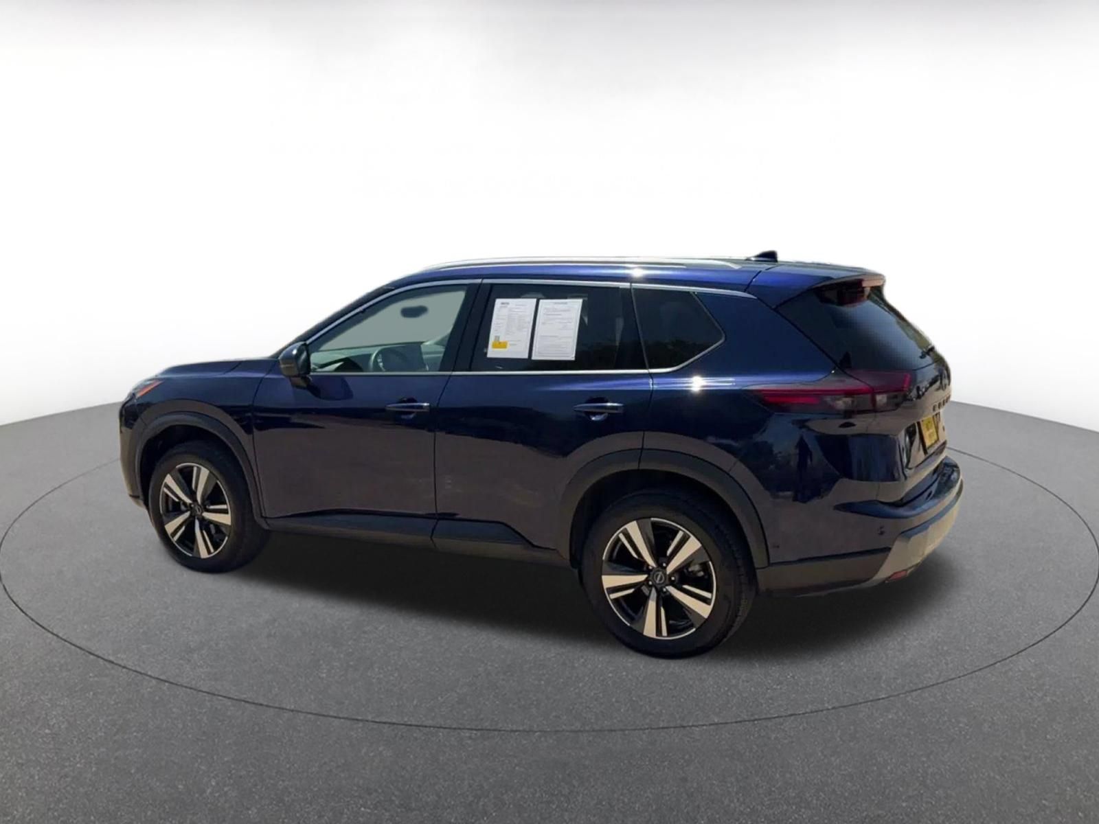 Used 2026 Nissan Rogue SL FWD image 9