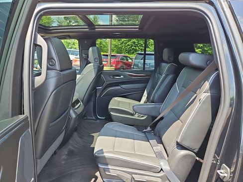 Certified 2023 Cadillac Escalade ESV Premium Luxury AWD/4WD image 10
