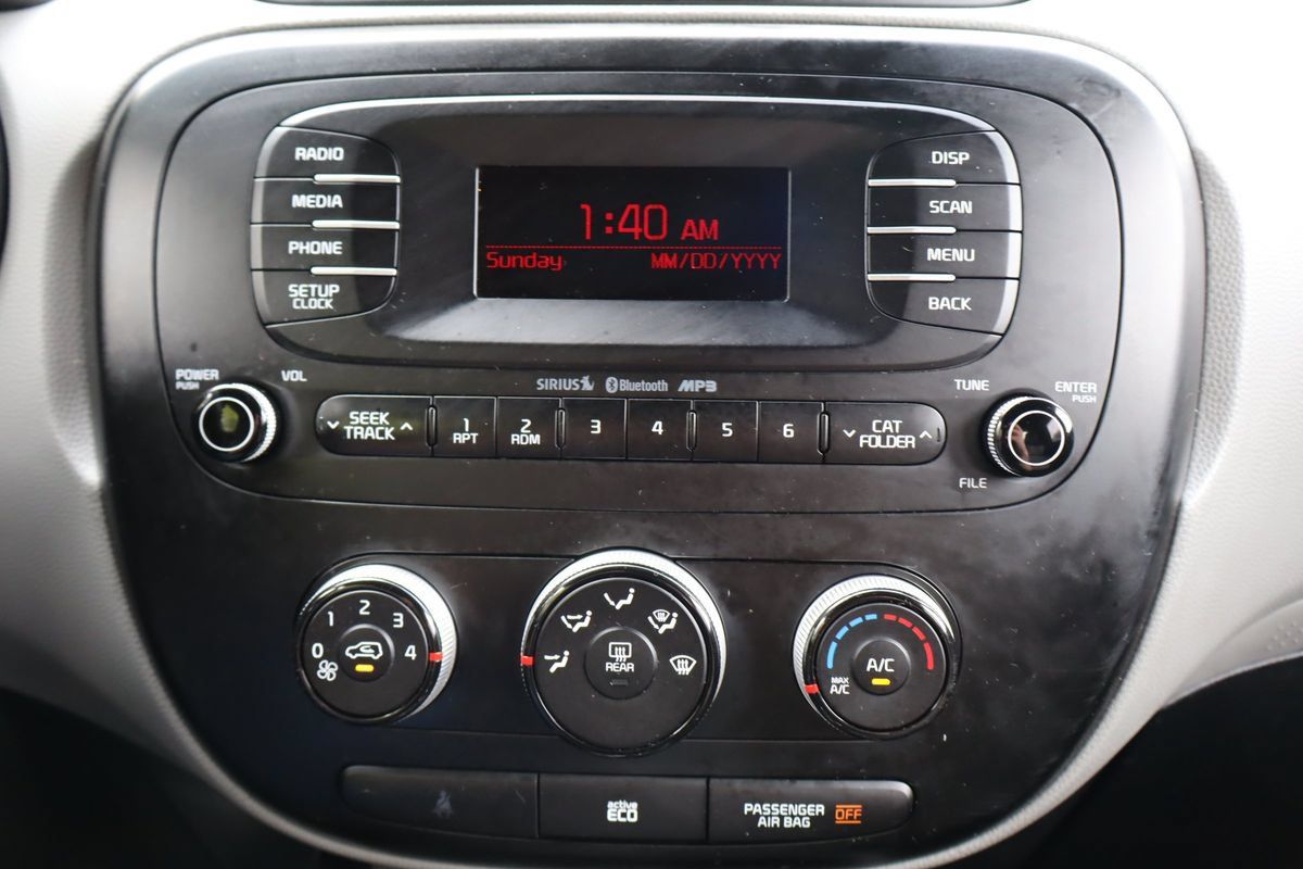 Used 2015 Kia Soul + FWD image 34